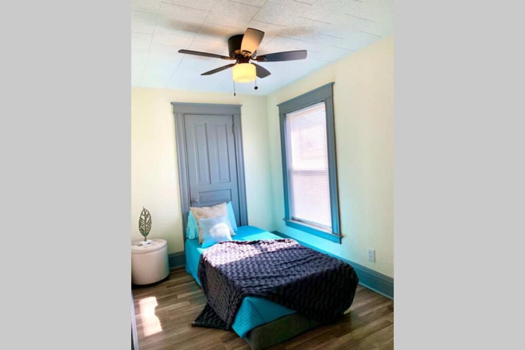 5br Niagara Getaway Prime Location-sleeps 10