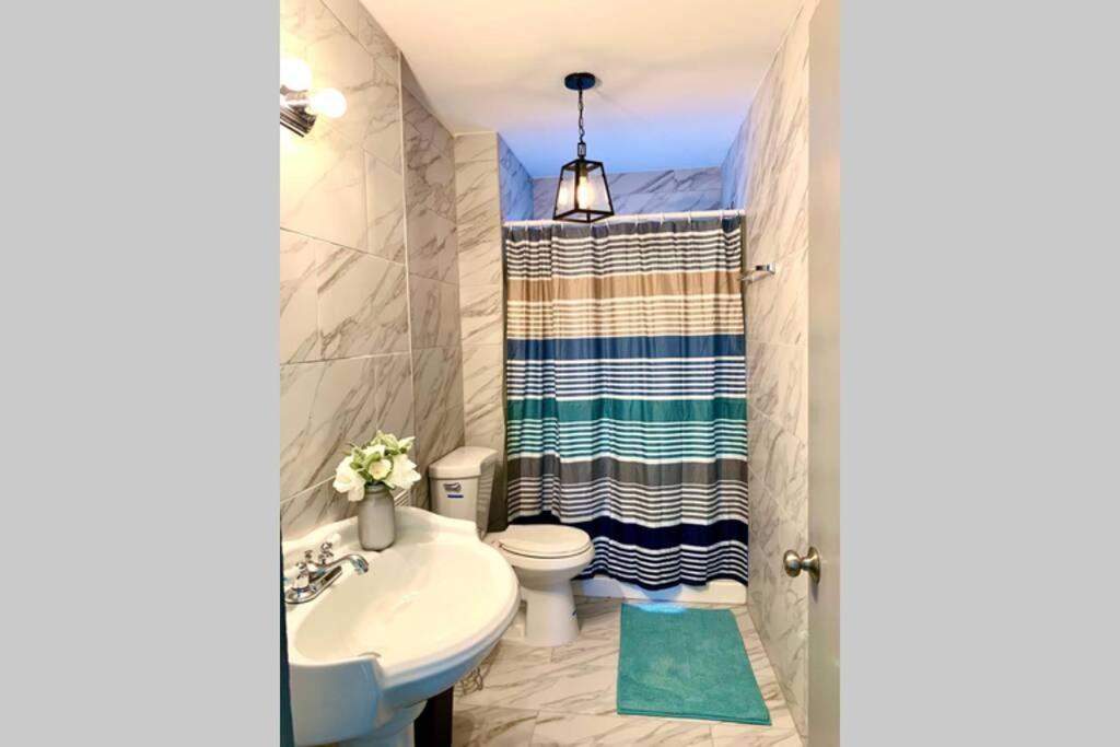 5br Niagara Getaway Prime Location-sleeps 10 Niagara Falls