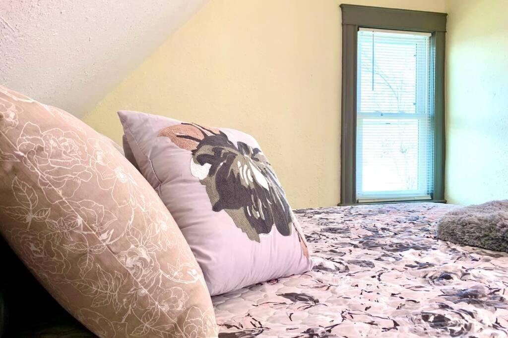 5br Niagara Getaway Prime Location-sleeps 10