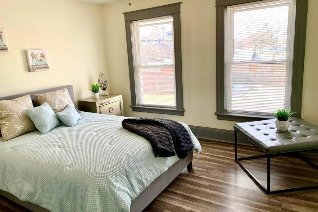 5br Niagara Getaway Prime Location-sleeps 10